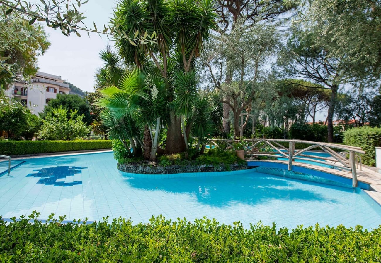 Appartamento a Sorrento - Apartment Bianca with shared pool,