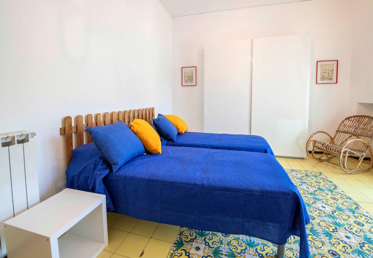 Appartamento a Sorrento - Apartment Bianca with shared pool,