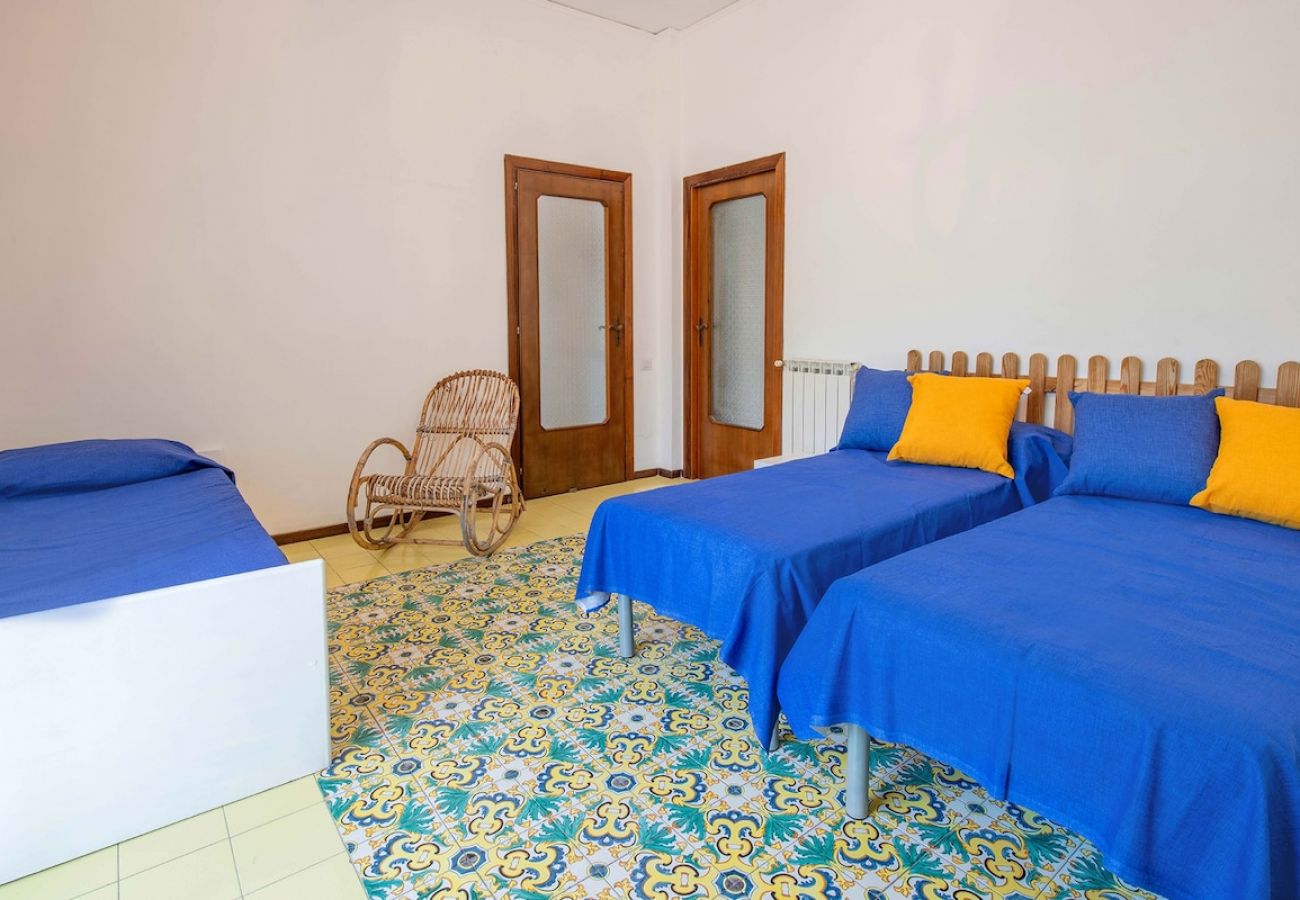 Appartamento a Sorrento - Apartment Bianca with shared pool,