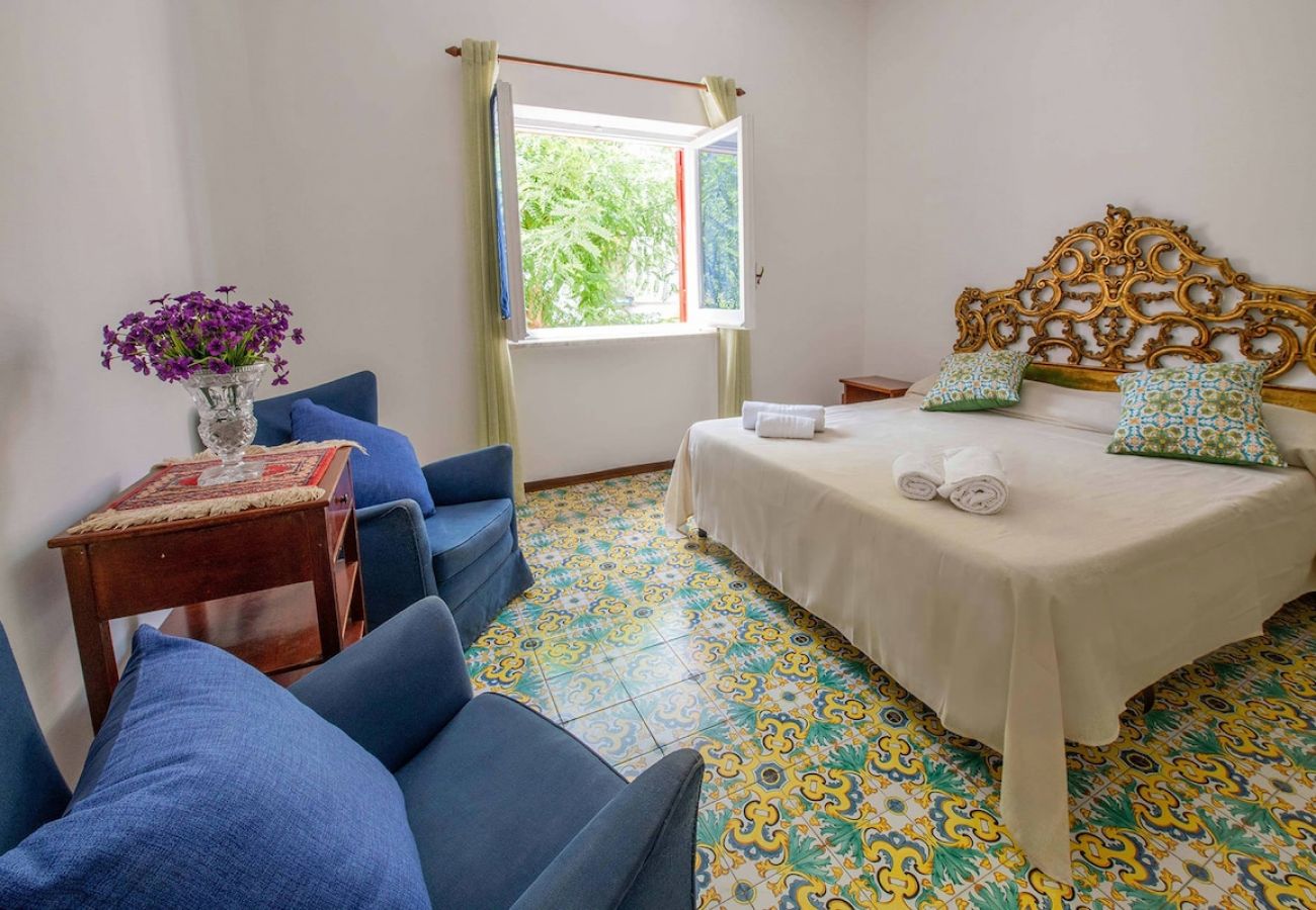 Appartamento a Sorrento - Apartment Bianca with shared pool,