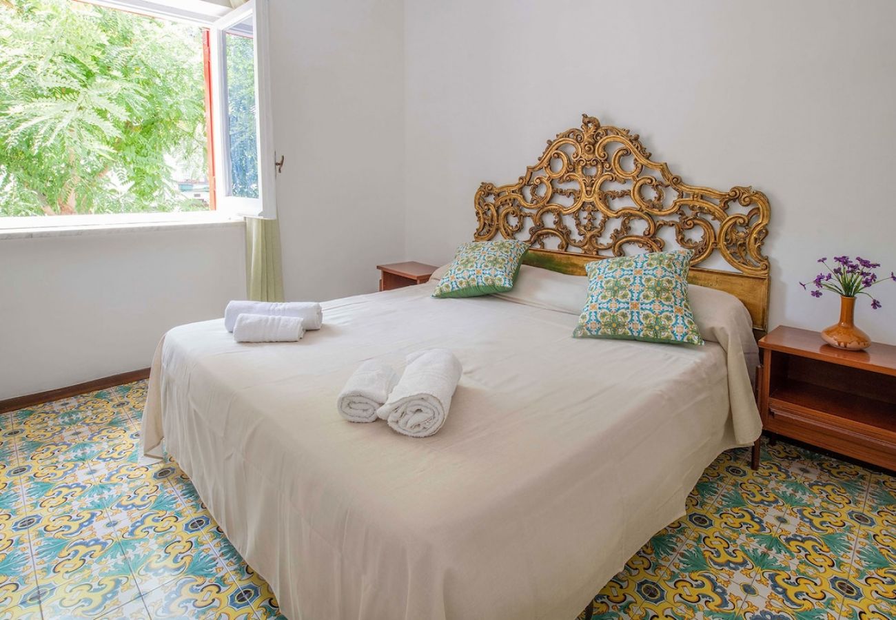 Appartamento a Sorrento - Apartment Bianca with shared pool,