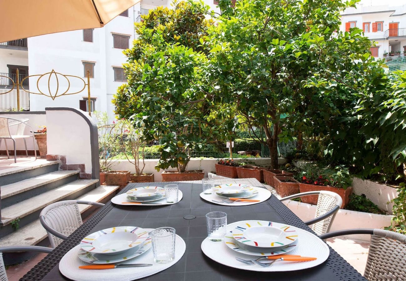 Appartamento a Sorrento - Apartment Bianca with shared pool,