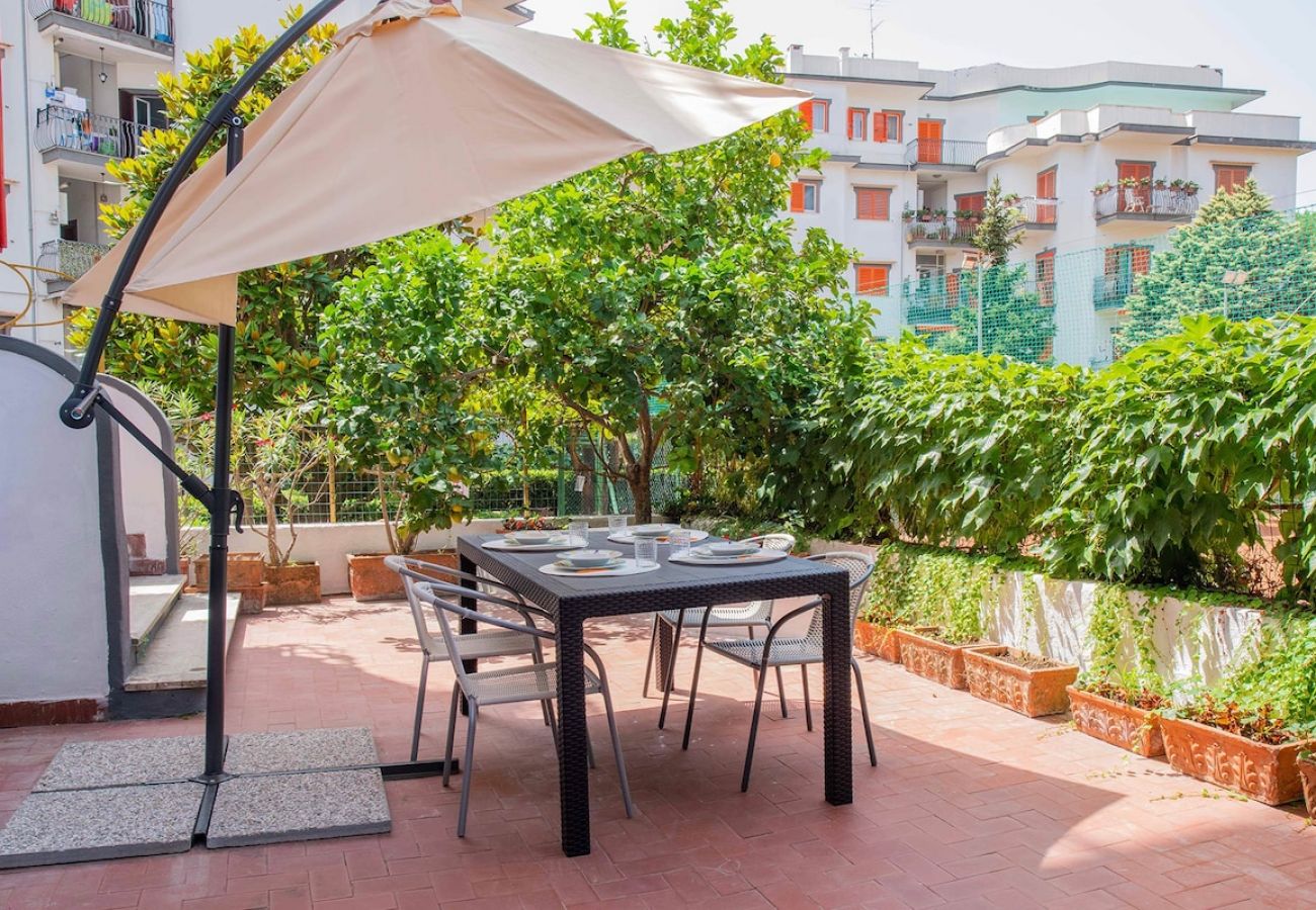 Appartamento a Sorrento - Apartment Bianca with shared pool,