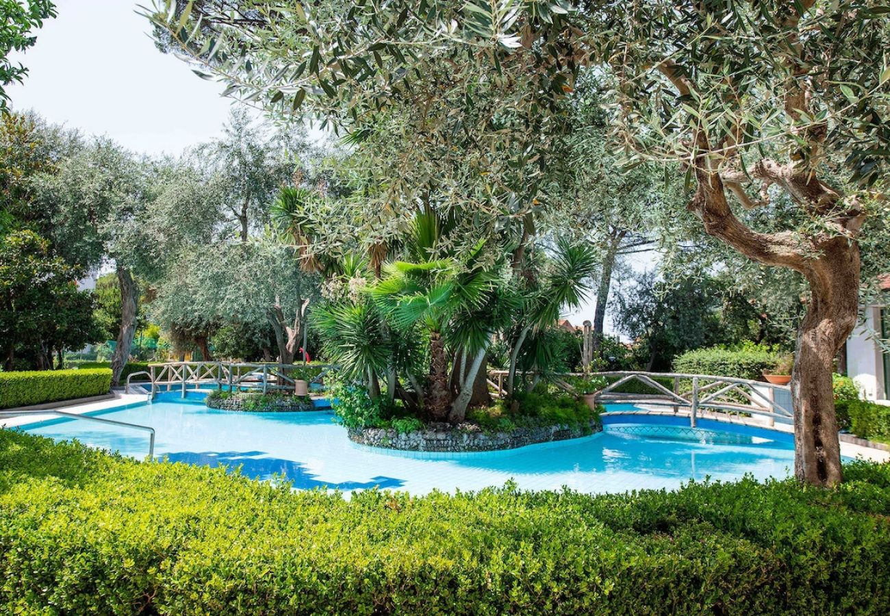 Appartamento a Sorrento - Apartment Bianca with shared pool,