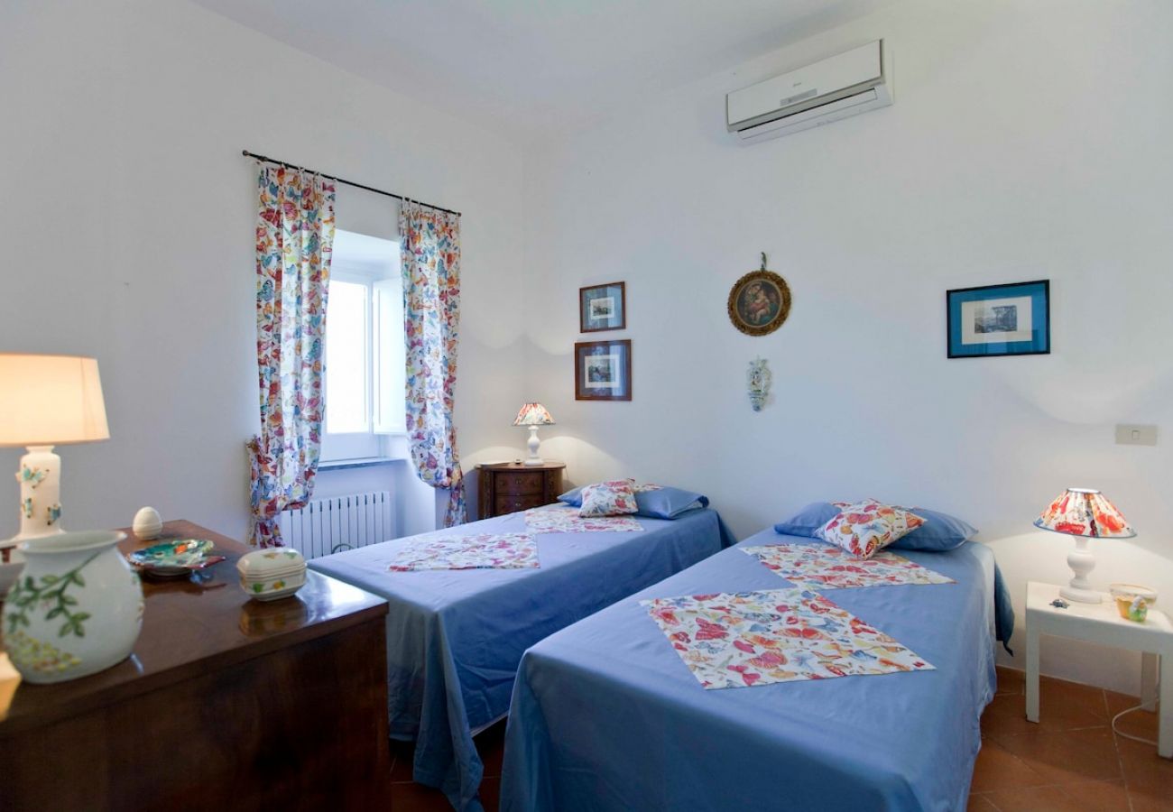 Villa a Massa Lubrense - Villa Carlo with historic tower and sea view