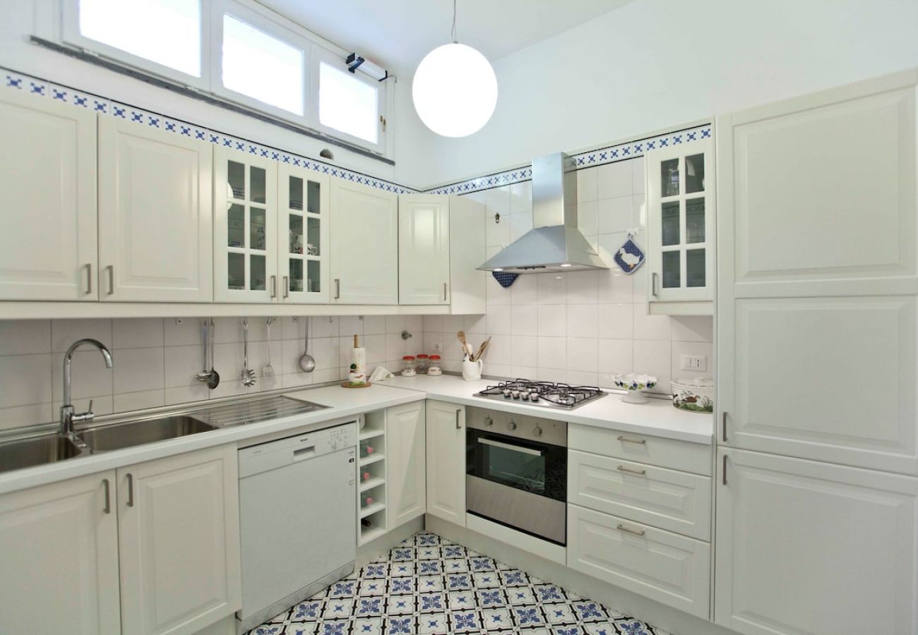 Villa a Massa Lubrense - Villa Carlo with historic tower and sea view