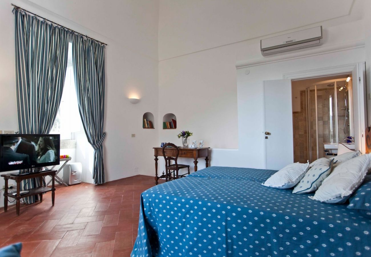 Villa a Massa Lubrense - Villa Carlo with historic tower and sea view