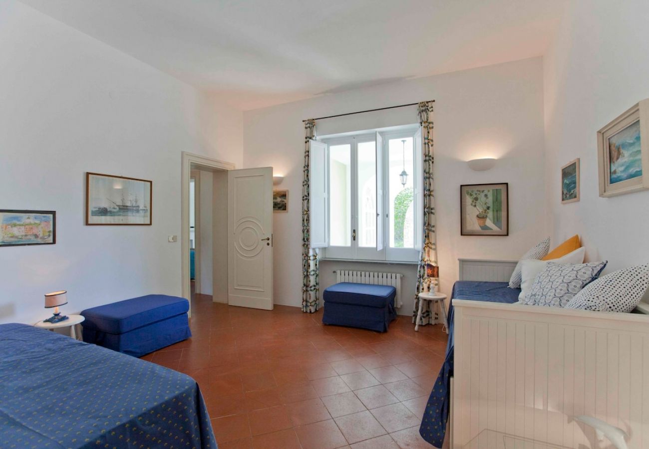 Villa a Massa Lubrense - Villa Carlo with historic tower and sea view