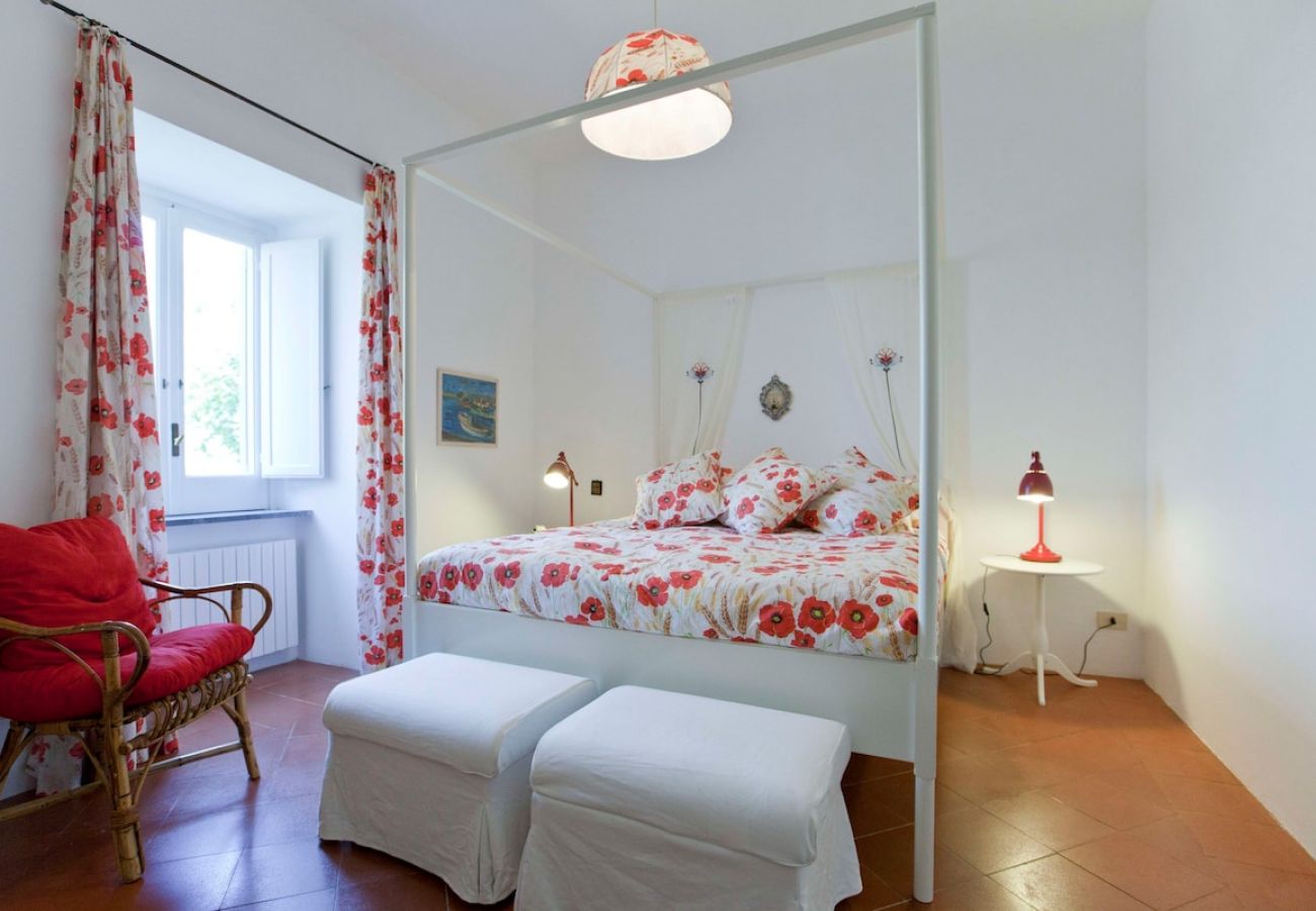 Villa a Massa Lubrense - Villa Carlo with historic tower and sea view