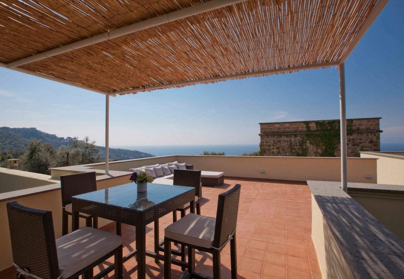 Villa a Massa Lubrense - Villa Carlo with historic tower and sea view