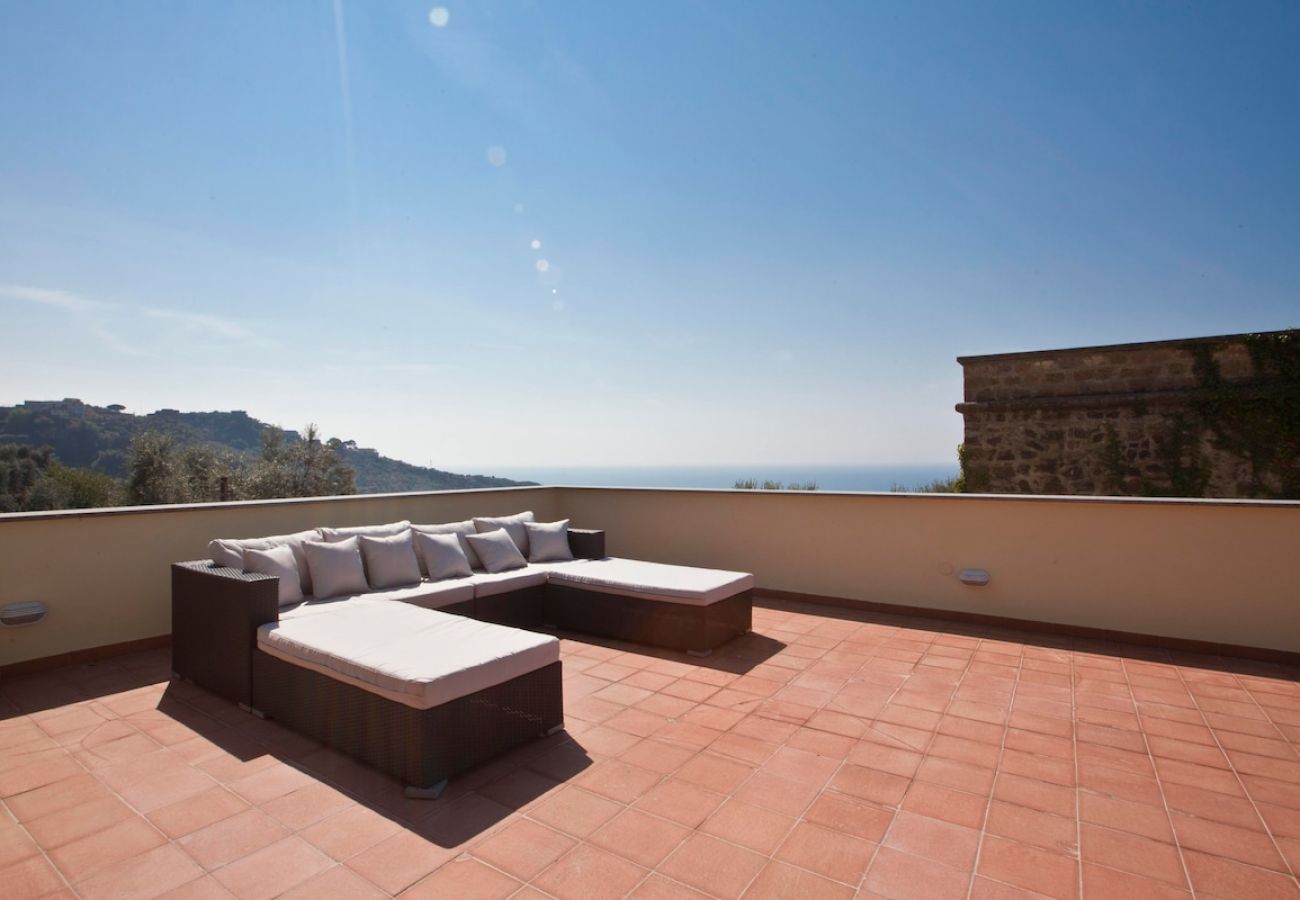 Villa a Massa Lubrense - Villa Carlo with historic tower and sea view