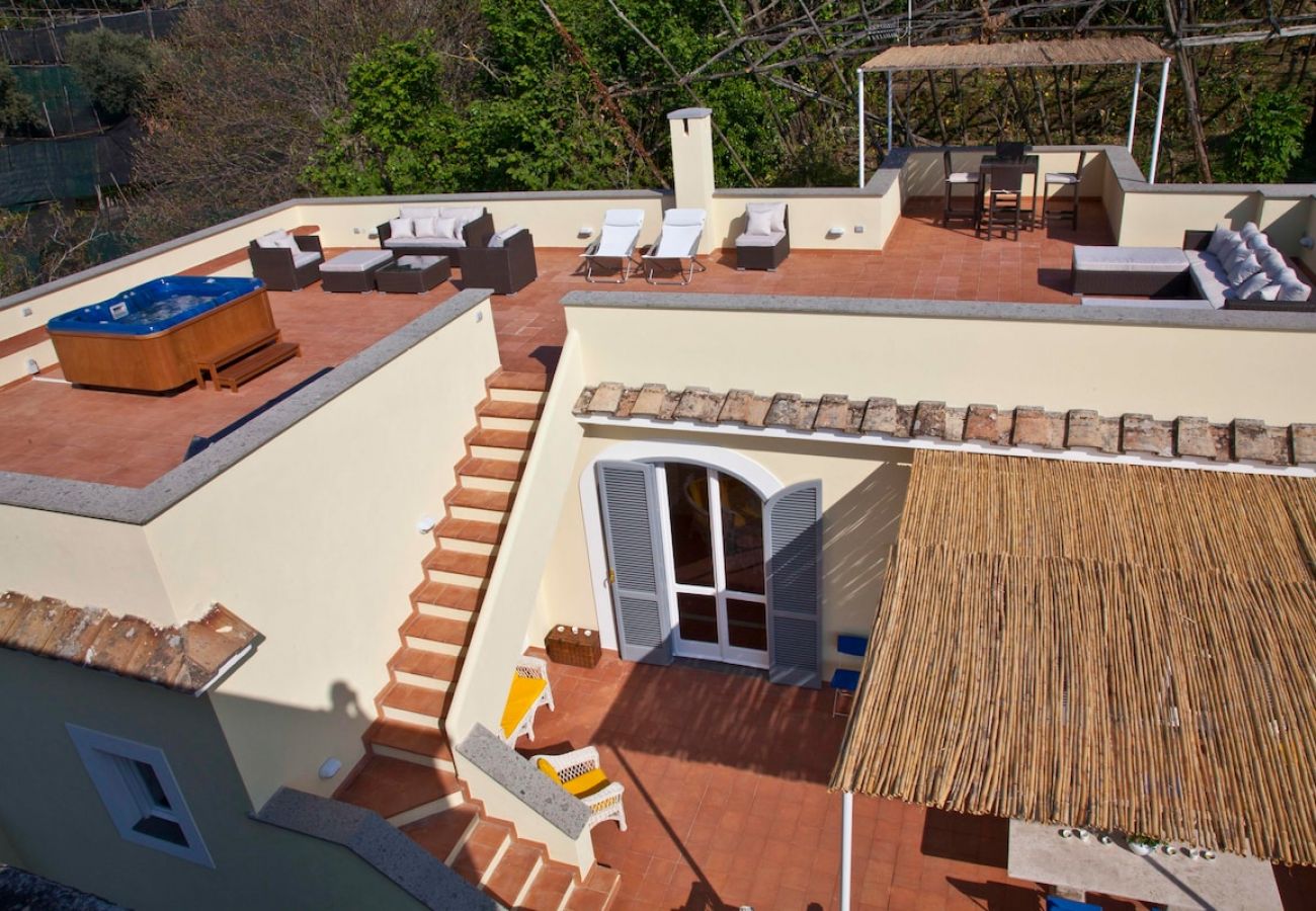 Villa a Massa Lubrense - Villa Carlo with historic tower and sea view