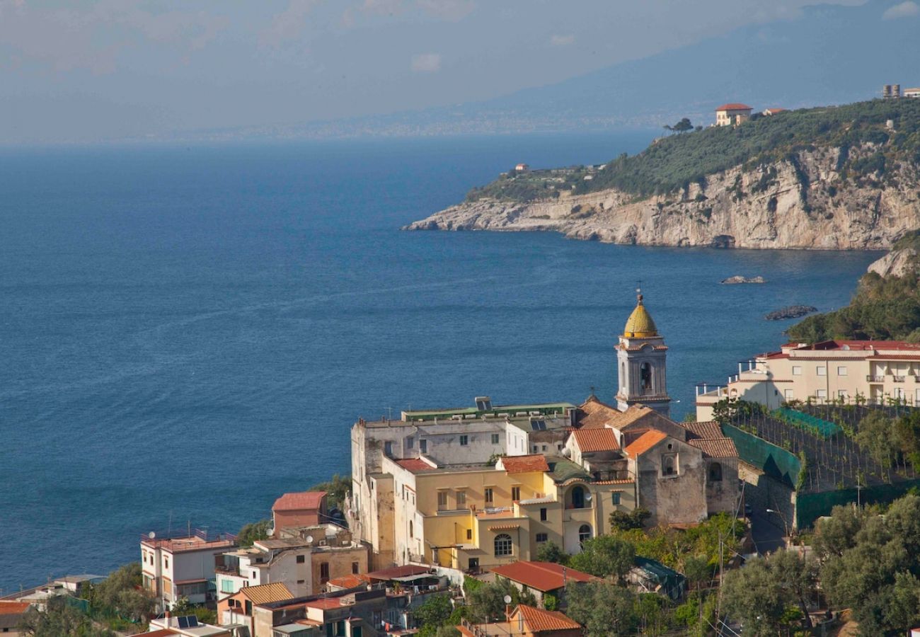 Villa a Massa Lubrense - Villa Carlo with historic tower and sea view