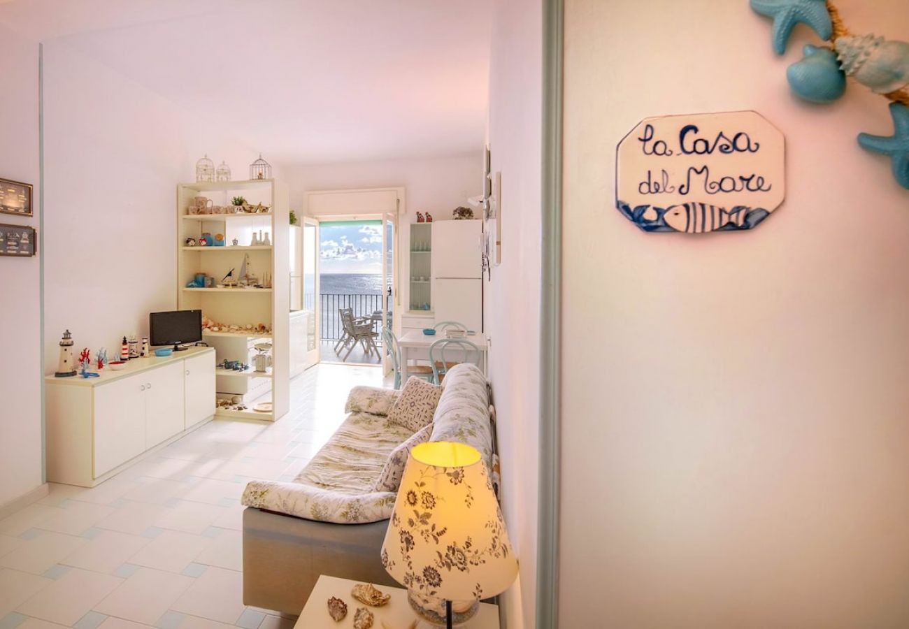 Casa a Nerano - La Casa del Mare close to the beach