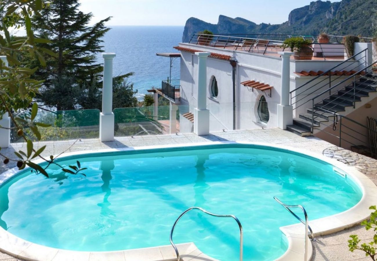 Villa a Nerano - Villa il Glicine luxury stay on the sea