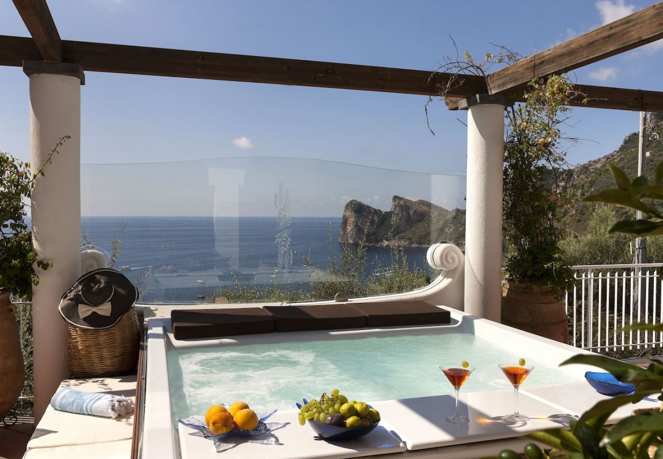 Villa a Nerano - Villa il Glicine luxury stay on the sea