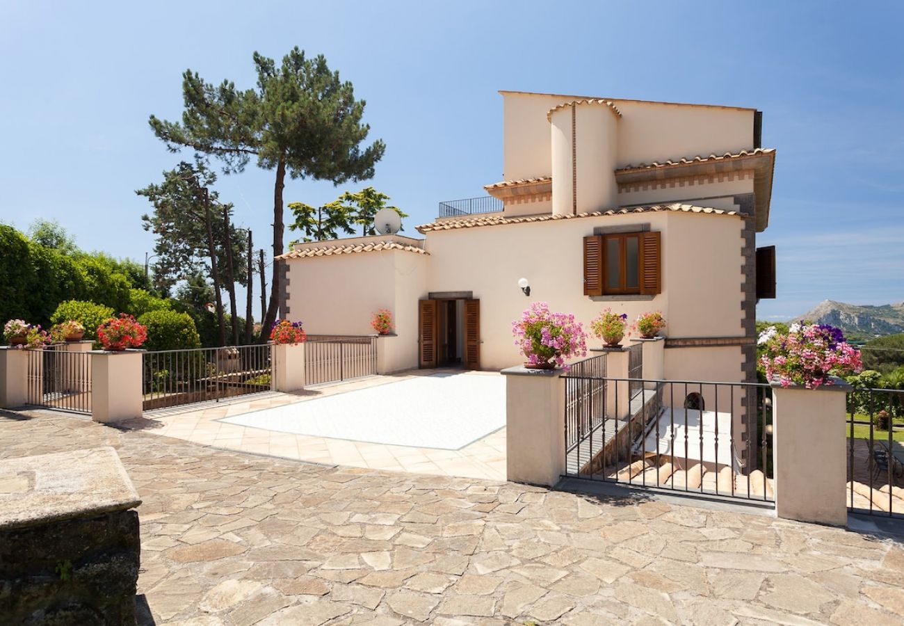 Villa a Massa Lubrense - Villa Ciuffo with private pool