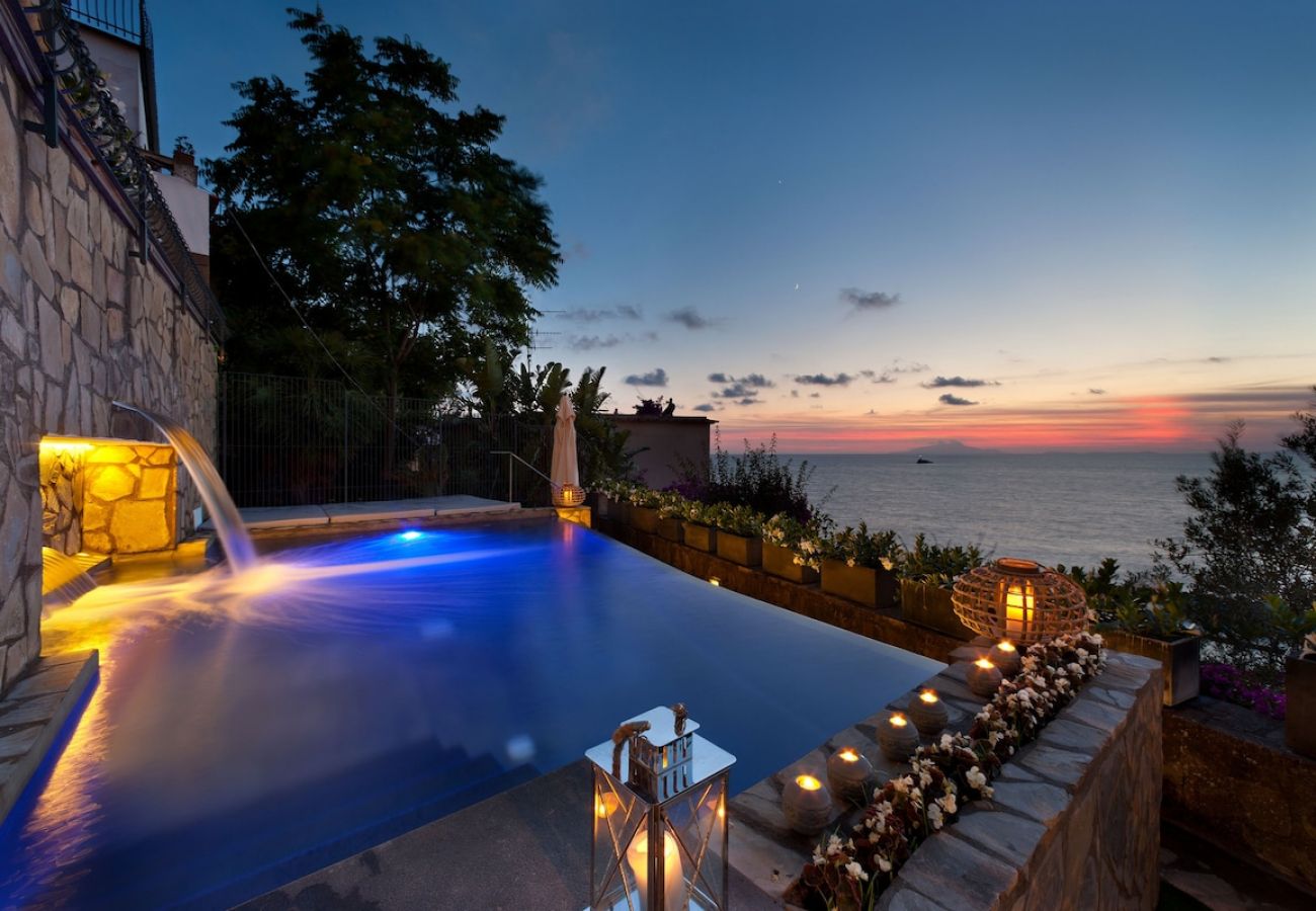 Villa a Massa Lubrense - Villa Lisa on the sea with infinity pool