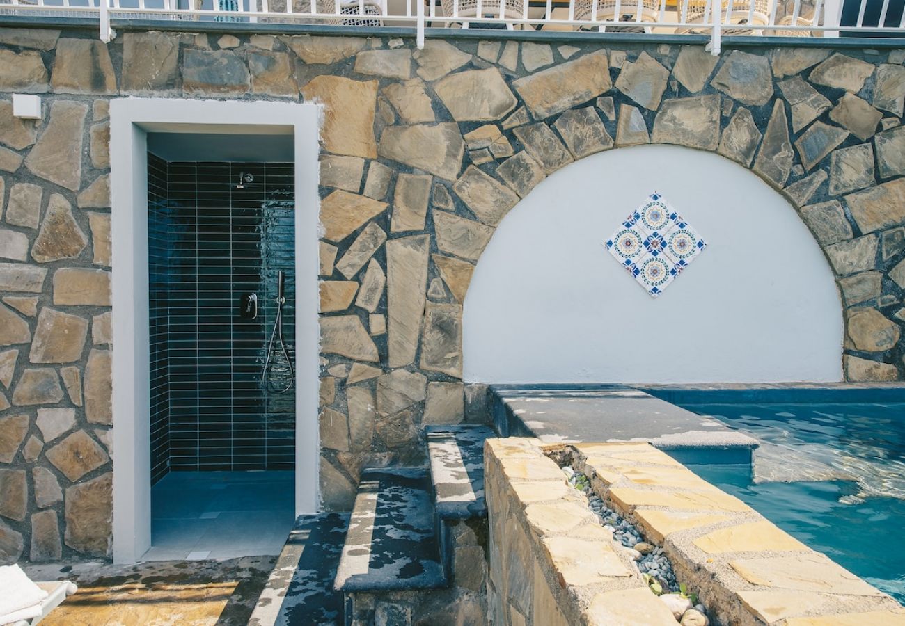 Villa a Massa Lubrense - Villa Lisa on the sea with infinity pool