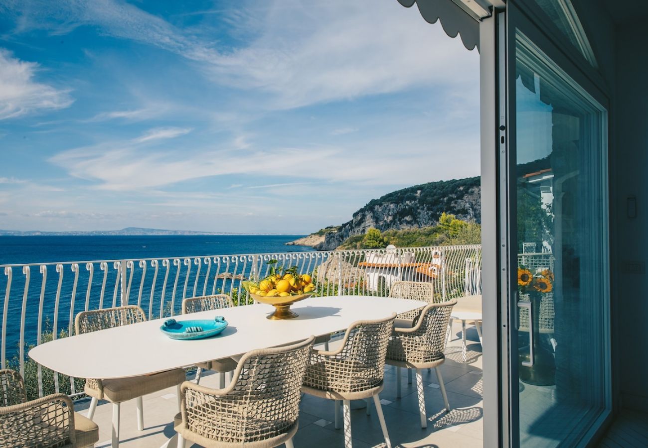 Villa a Massa Lubrense - Villa Lisa on the sea with infinity pool