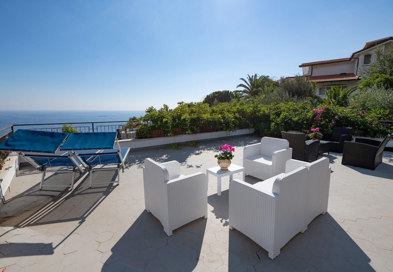 Villa a Nerano - Villa Marinella close to the sea with private pool