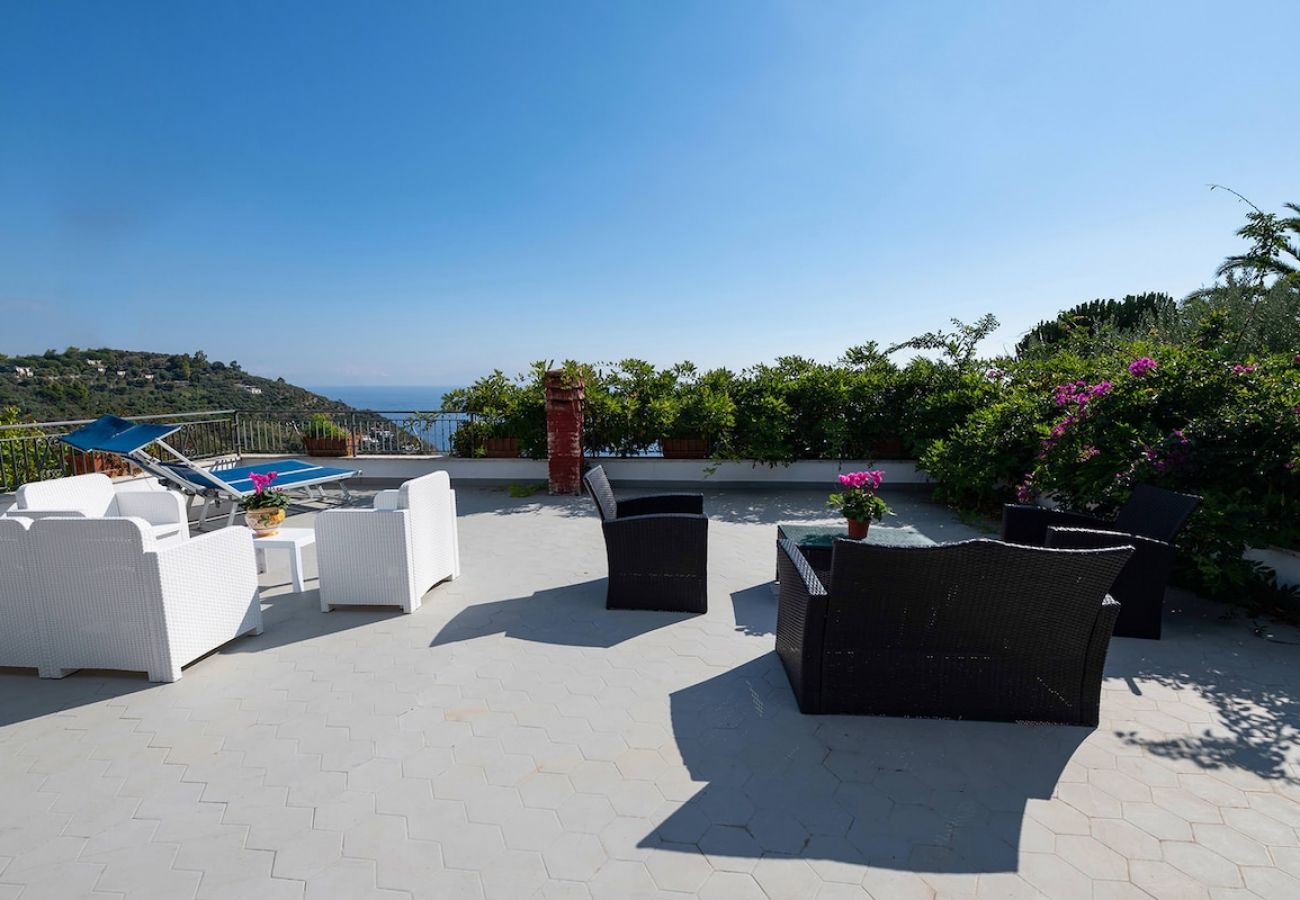 Villa a Nerano - Villa Marinella close to the sea with private pool