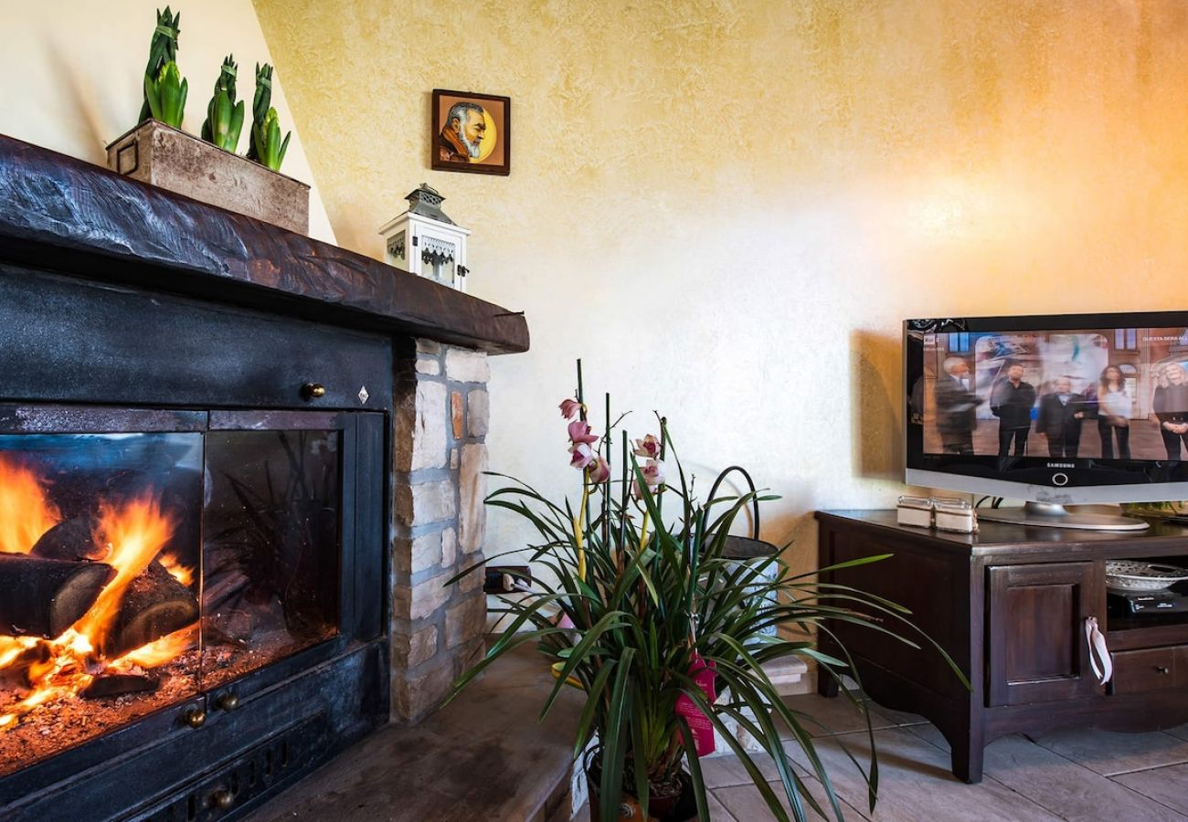 Villa a Priora - Villa Milena with Pool and sea view