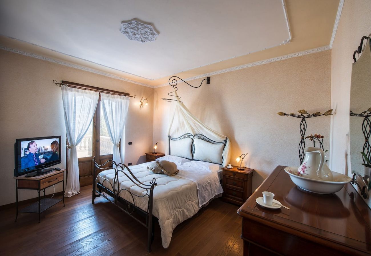 Villa a Priora - Villa Milena with Pool and sea view