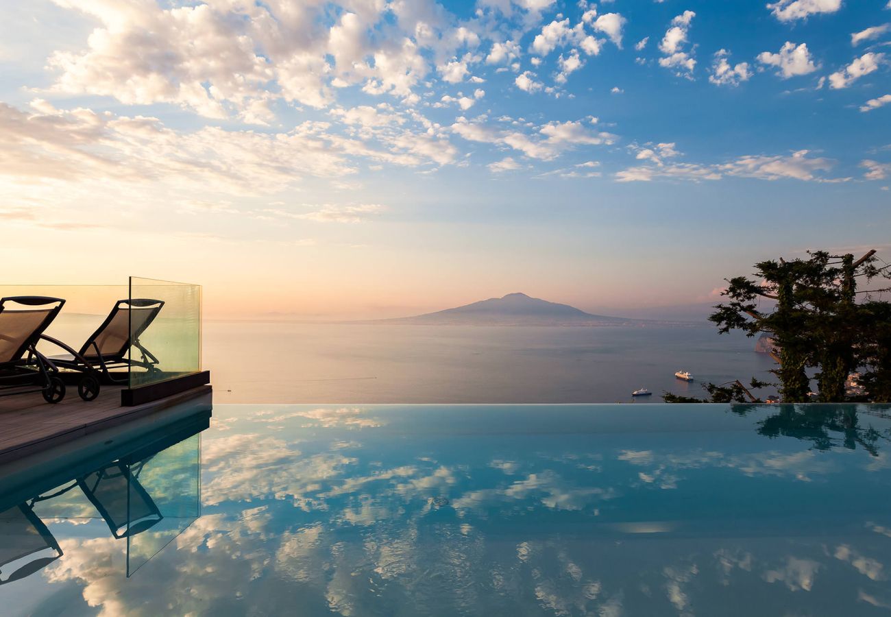 Villa a Sorrento - Villa Daddy with sea view and private pool