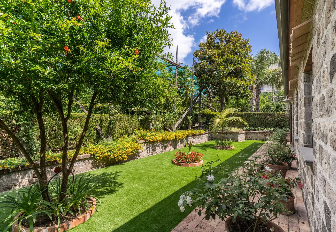 Villa a Sorrento - Romantic Garden luxury villa in the centre