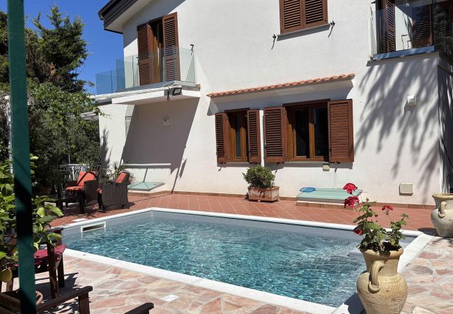 Villa a Massa Lubrense - The House of Annie with magnificent garden