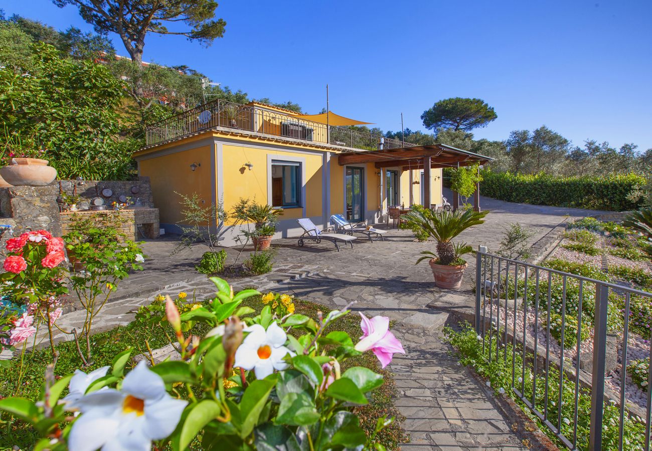 Villa a Massa Lubrense - Villa Lulù with private pool
