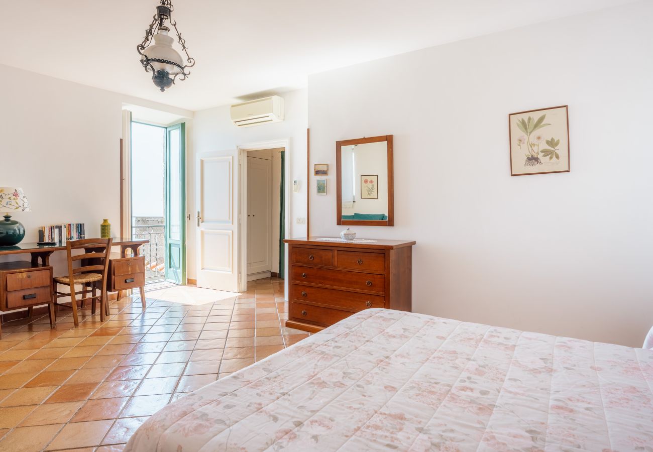 Appartamento a Massa Lubrense - Casa Li Galli with sea view