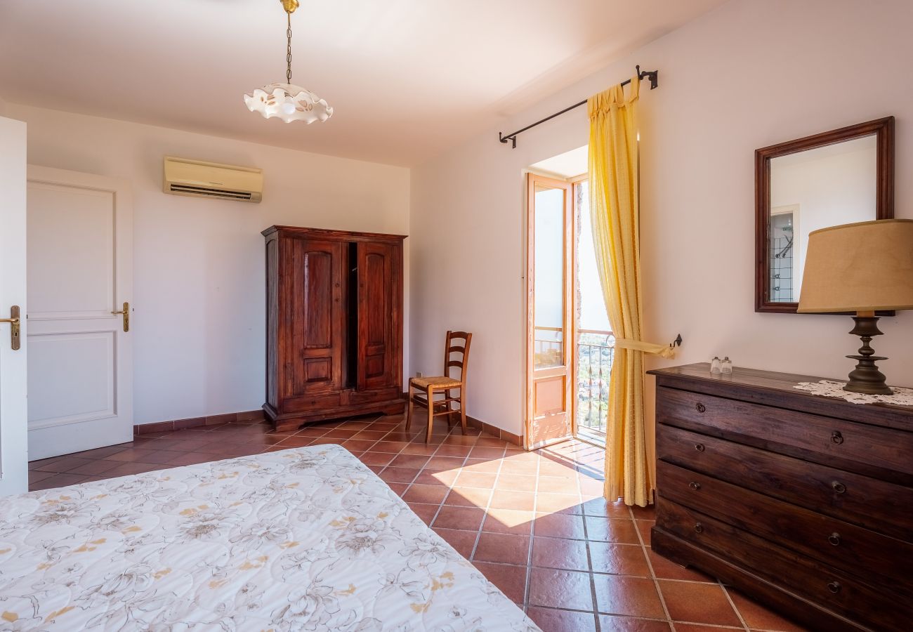 Appartamento a Massa Lubrense - Casa Li Galli with sea view