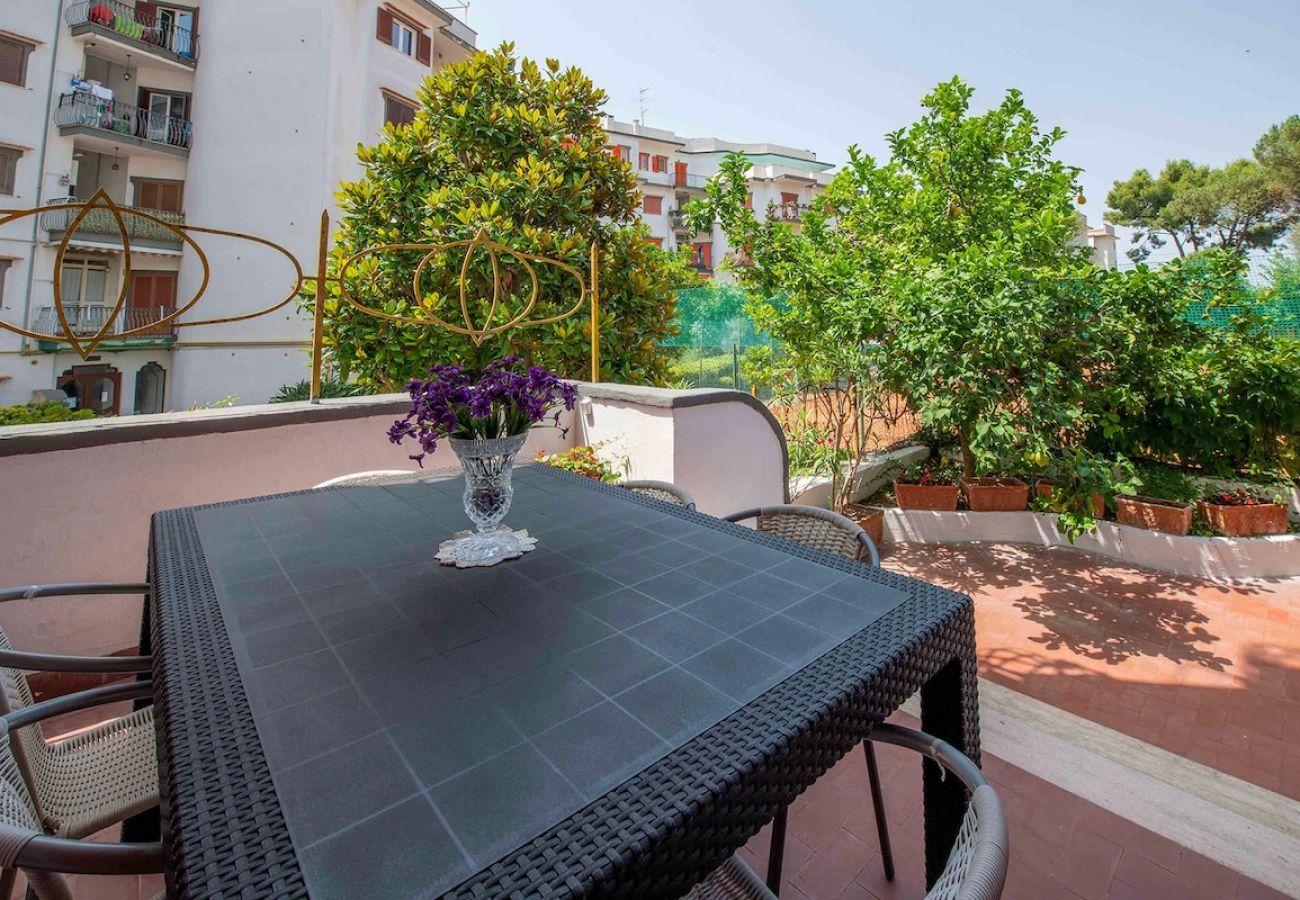 Apartment in Sorrento - Apartment Bianca with shared pool,