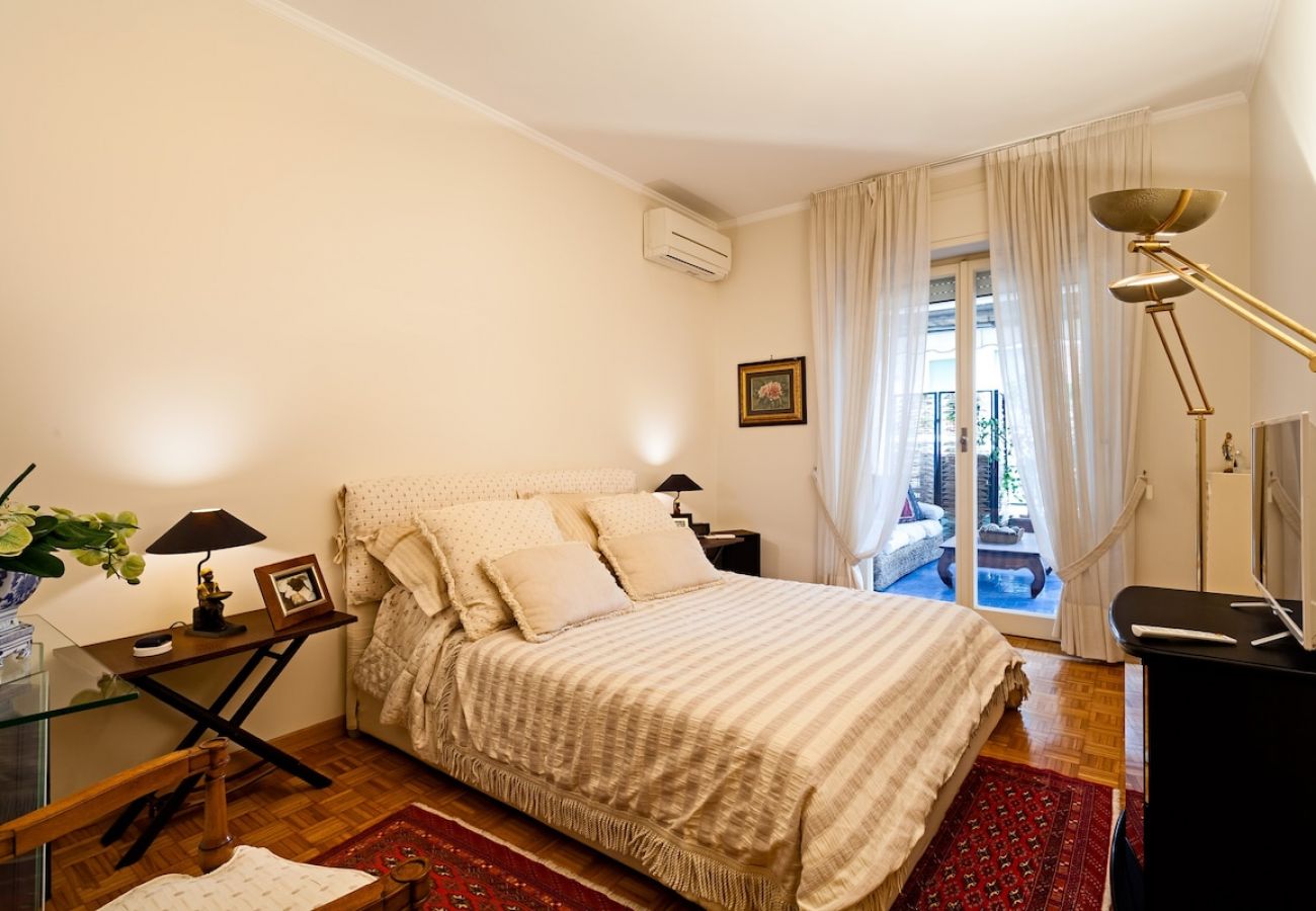 Apartment in Sorrento - Maison Evita in Sorrento centre with  terrace