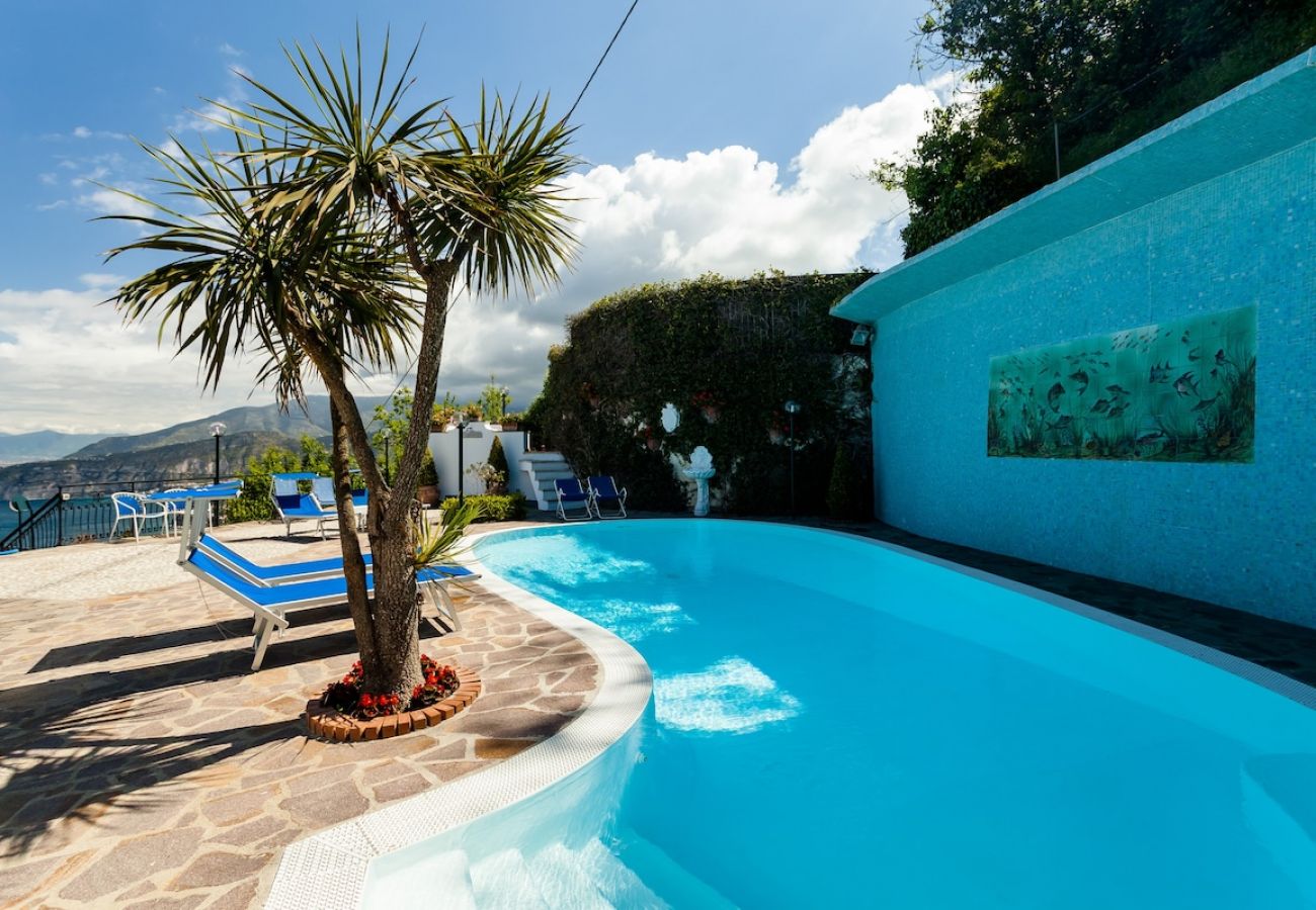 Villa in Priora - Villa Angela with private pool and sea view