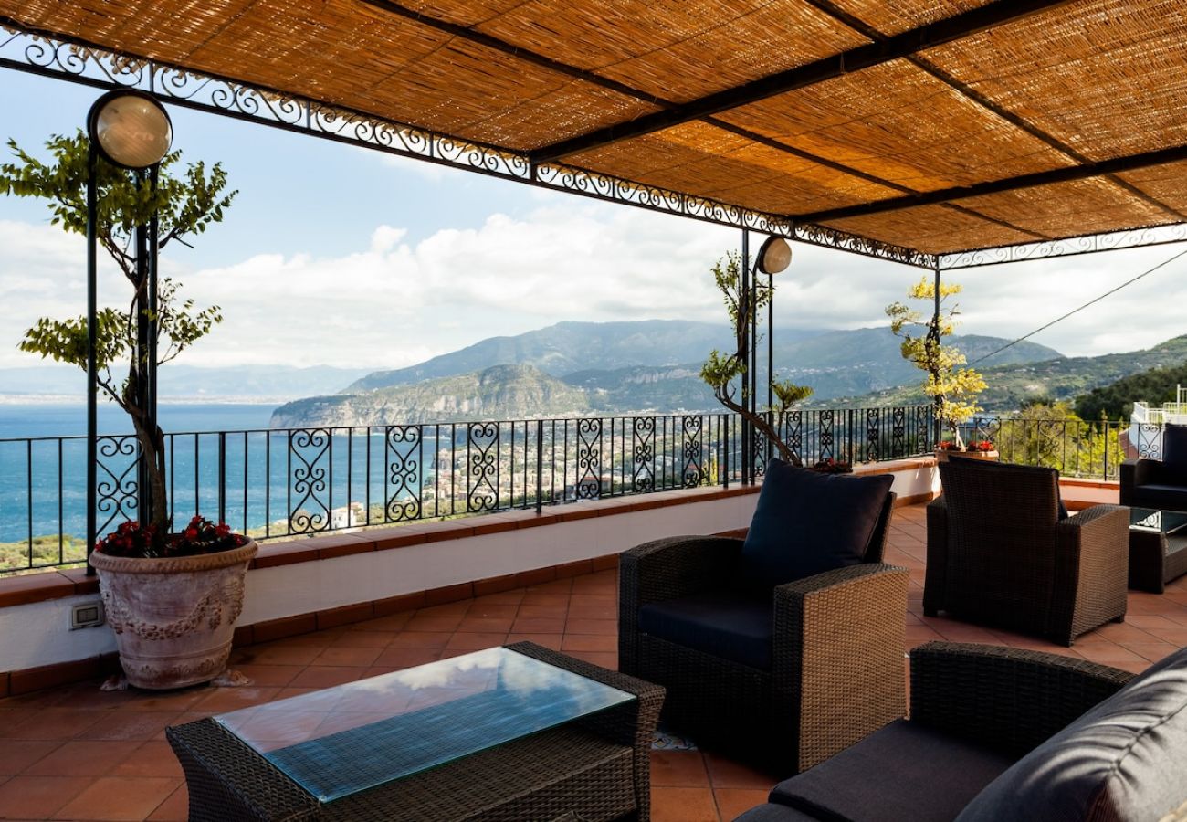 Villa in Priora - Villa Angela with private pool and sea view