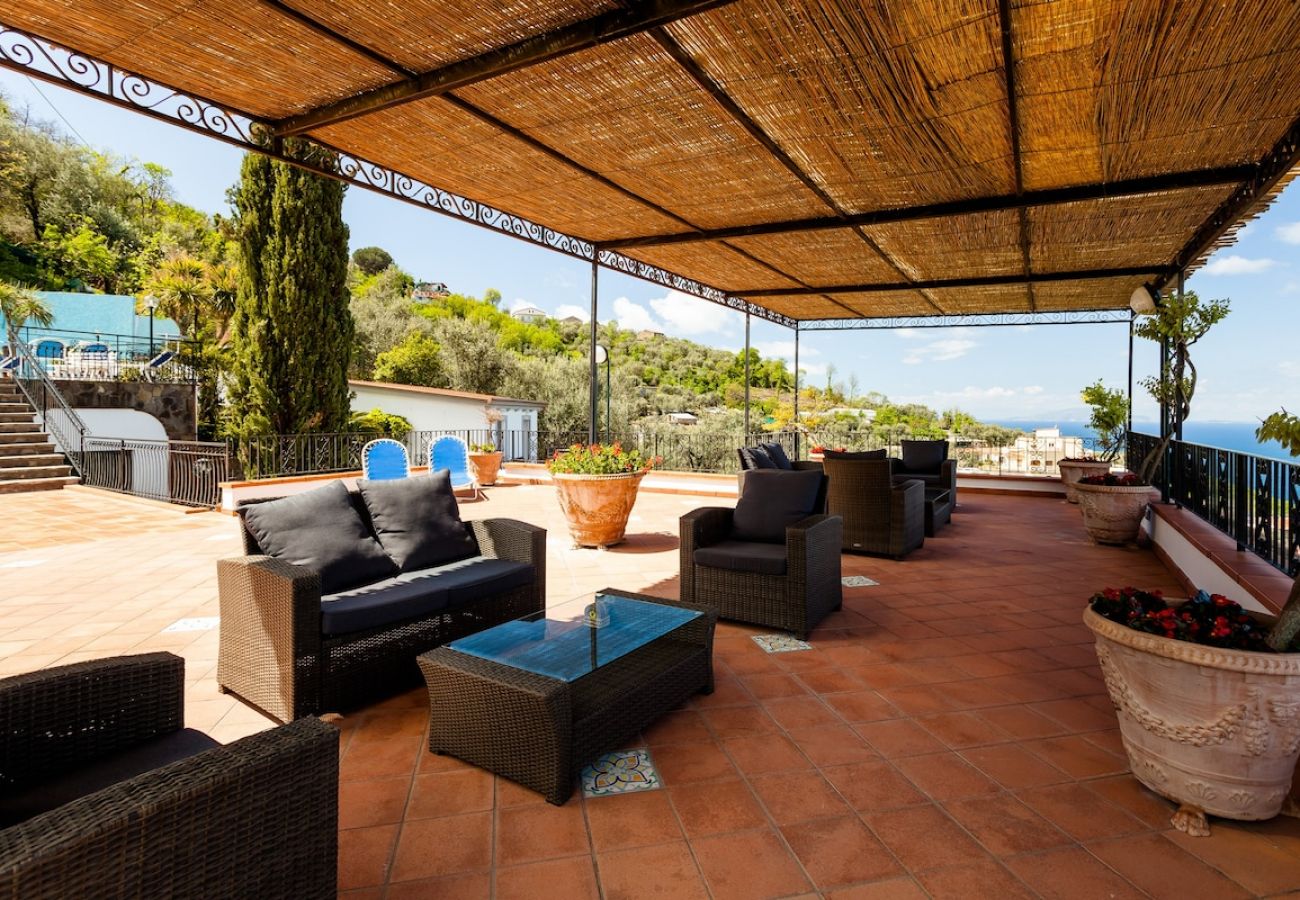 Villa in Priora - Villa Angela with private pool and sea view