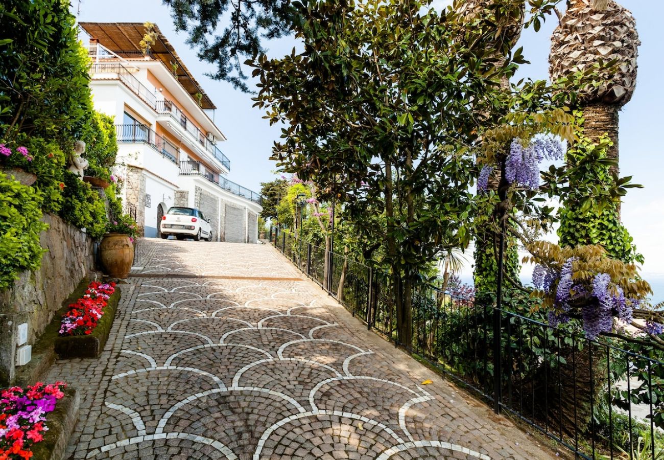 Villa in Priora - Villa Angela with private pool and sea view