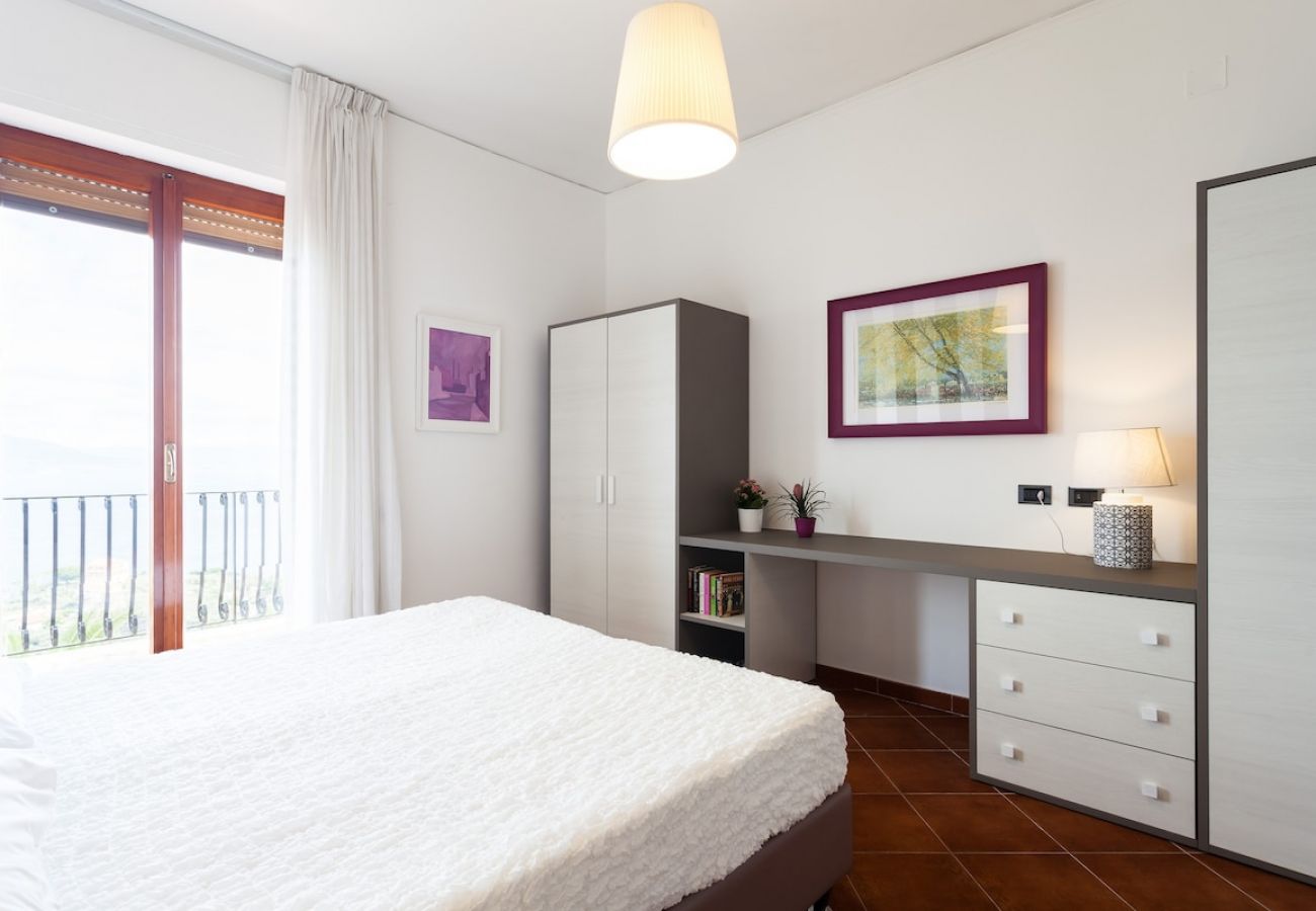Villa in Priora - Villa Angela with private pool and sea view