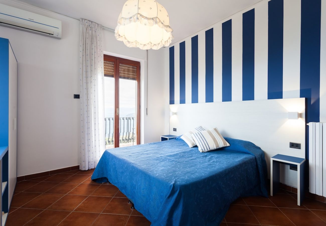 Villa in Priora - Villa Angela with private pool and sea view
