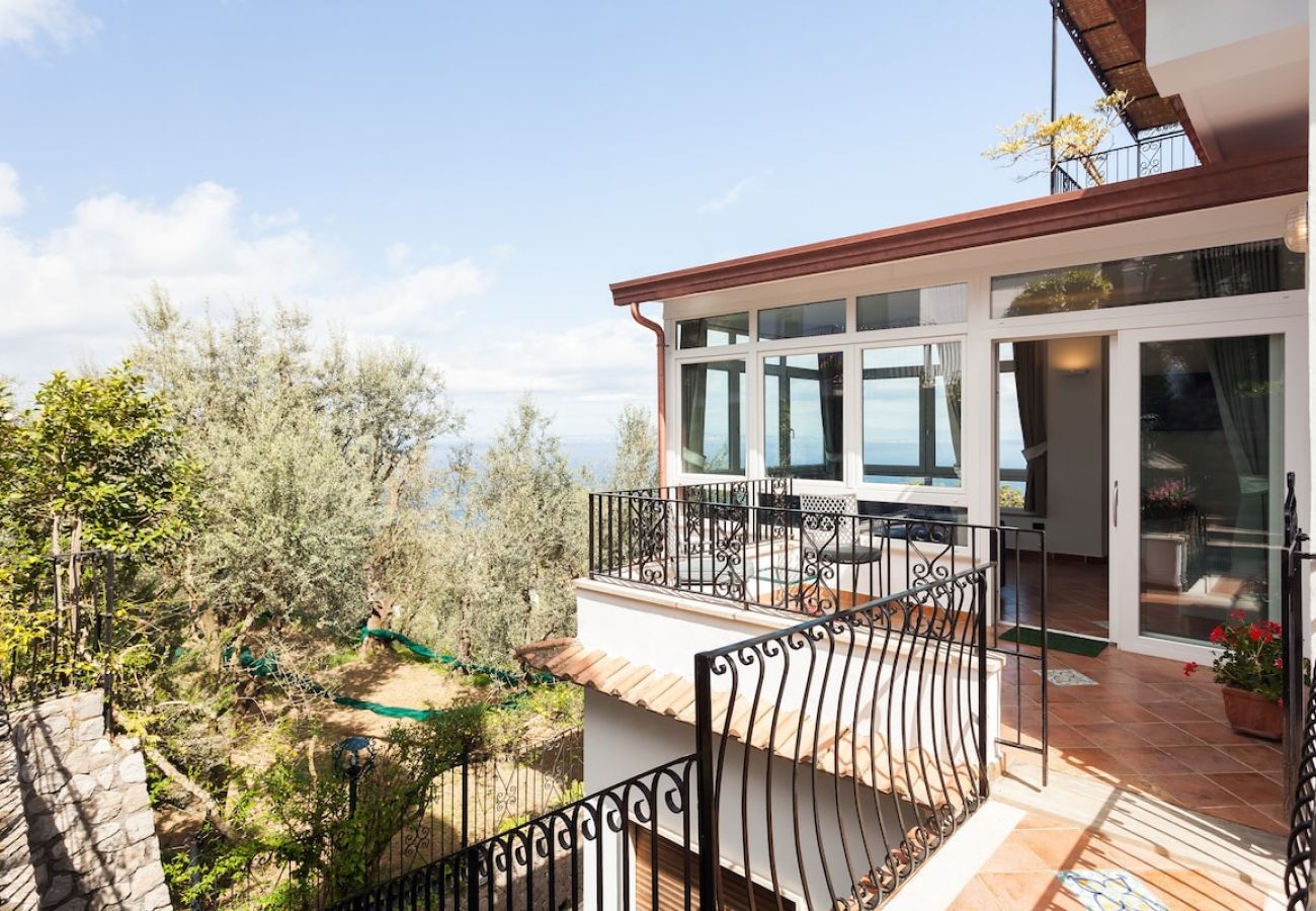 Villa in Priora - Villa Angela with private pool and sea view