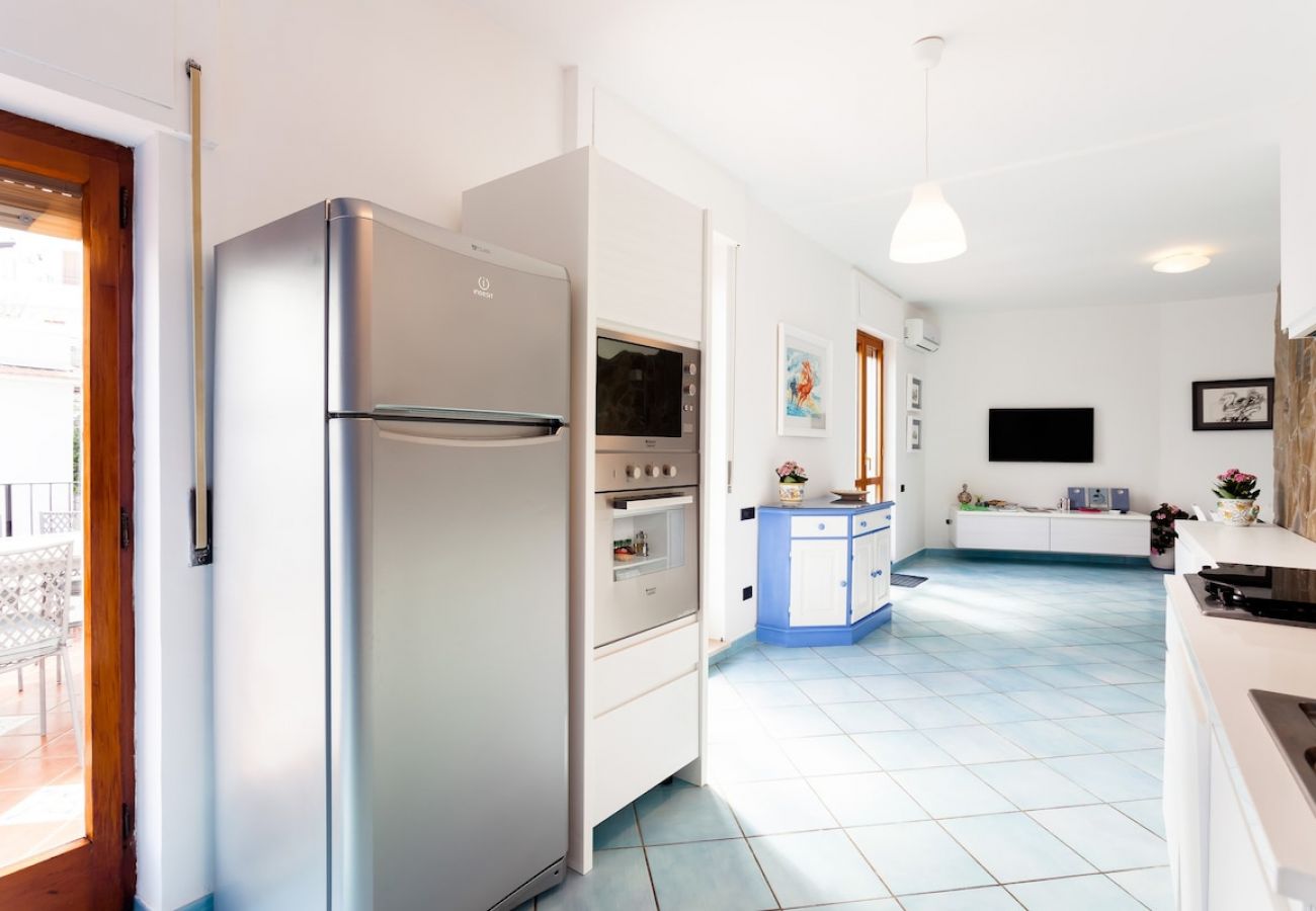 Villa in Priora - Villa Angela with private pool and sea view