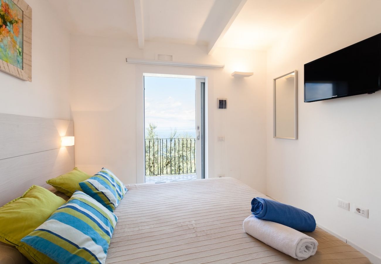 Villa in Priora - Villa Angela with private pool and sea view