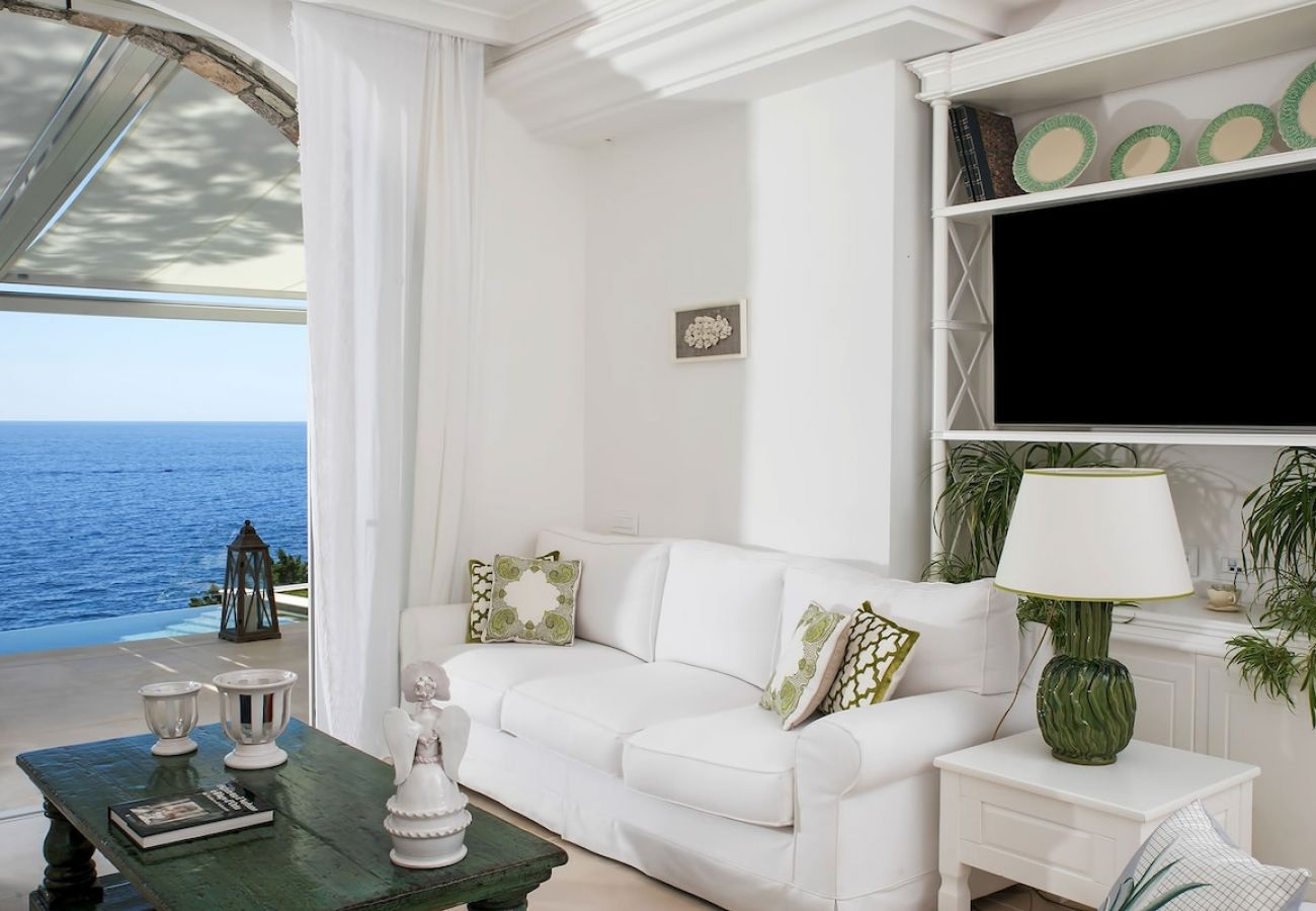 Villa in Nerano - Villa Jeranto on the sea with infinty pool