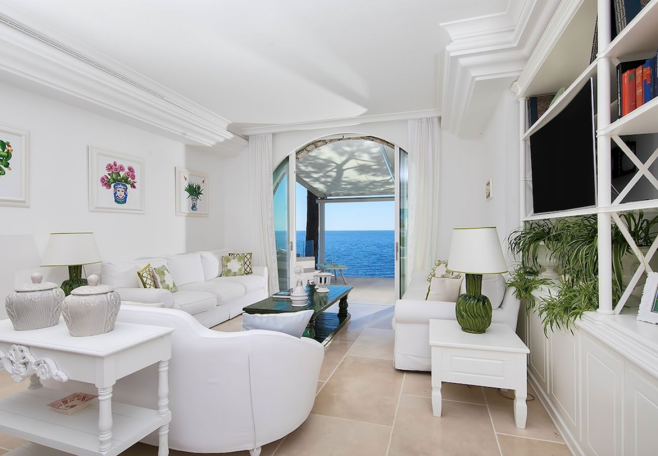 Villa in Nerano - Villa Jeranto on the sea with infinty pool