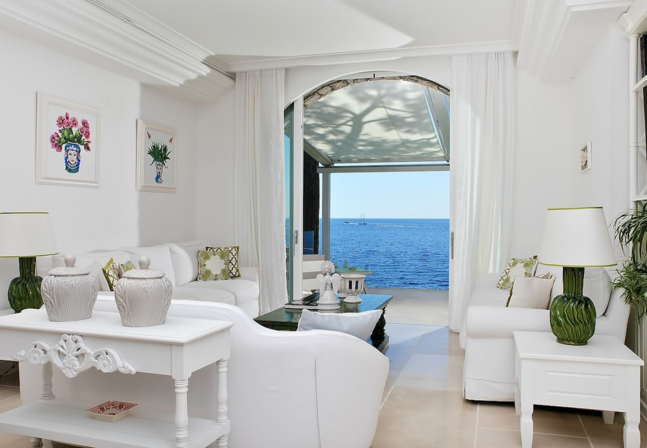 Villa in Nerano - Villa Jeranto on the sea with infinty pool