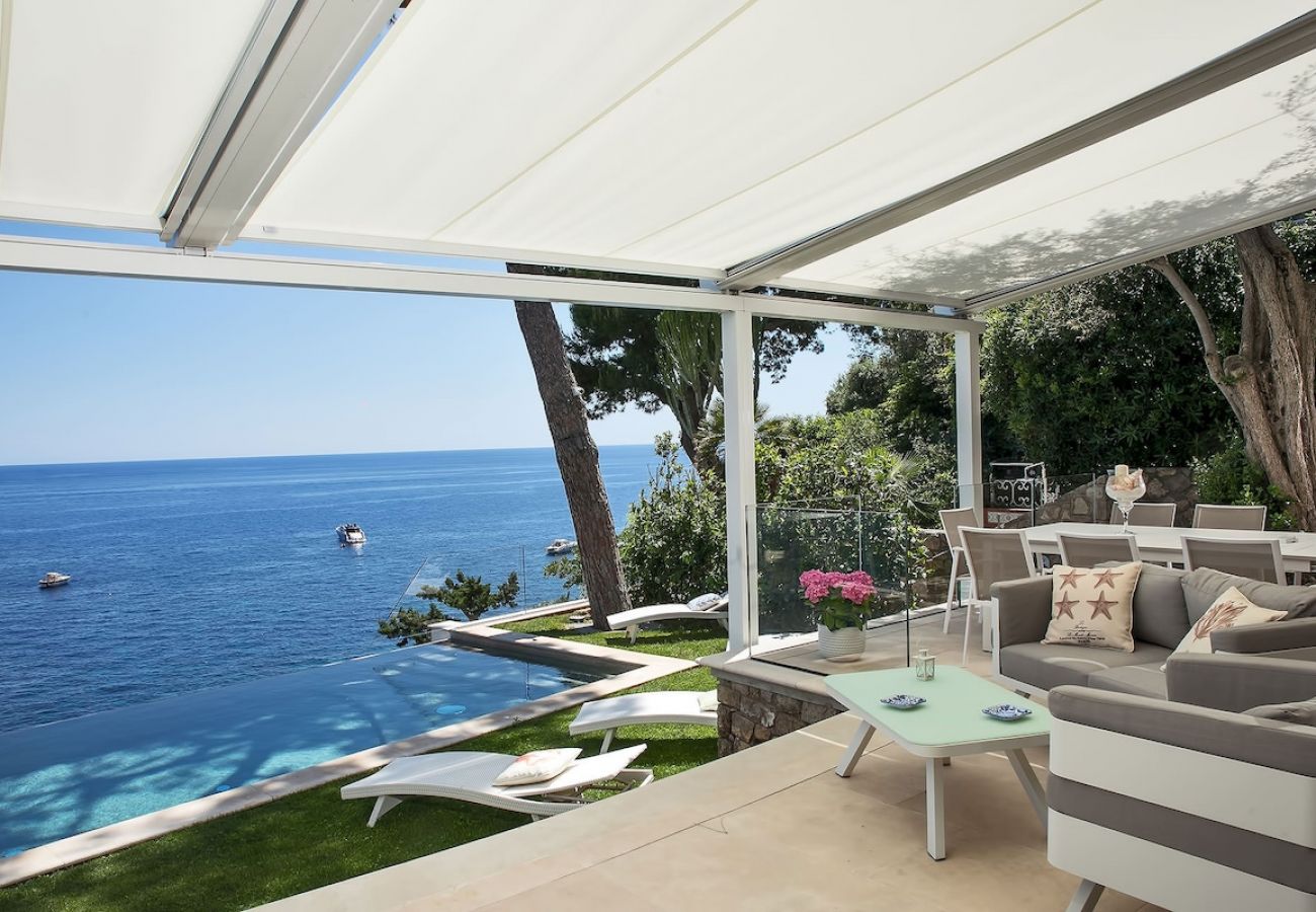Villa in Nerano - Villa Jeranto on the sea with infinty pool