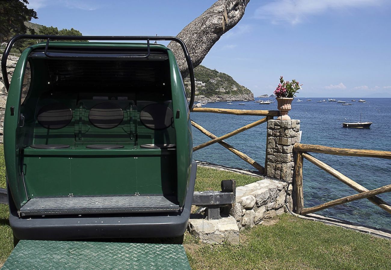 Villa in Nerano - Villa Jeranto on the sea with infinty pool
